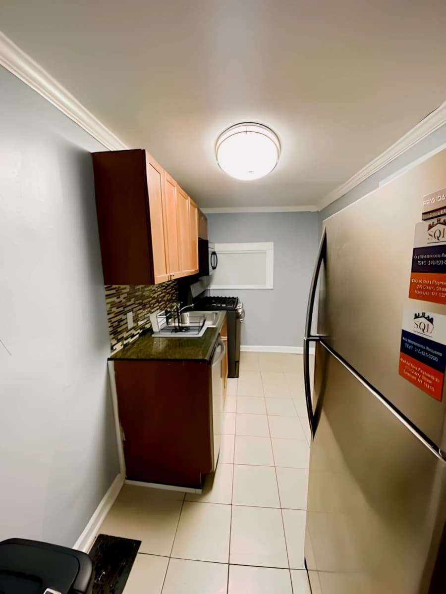 Large 1 Bedroom Apartment 1