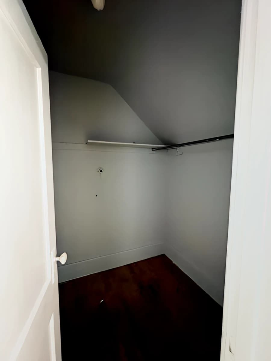 1112 East Colvin St image