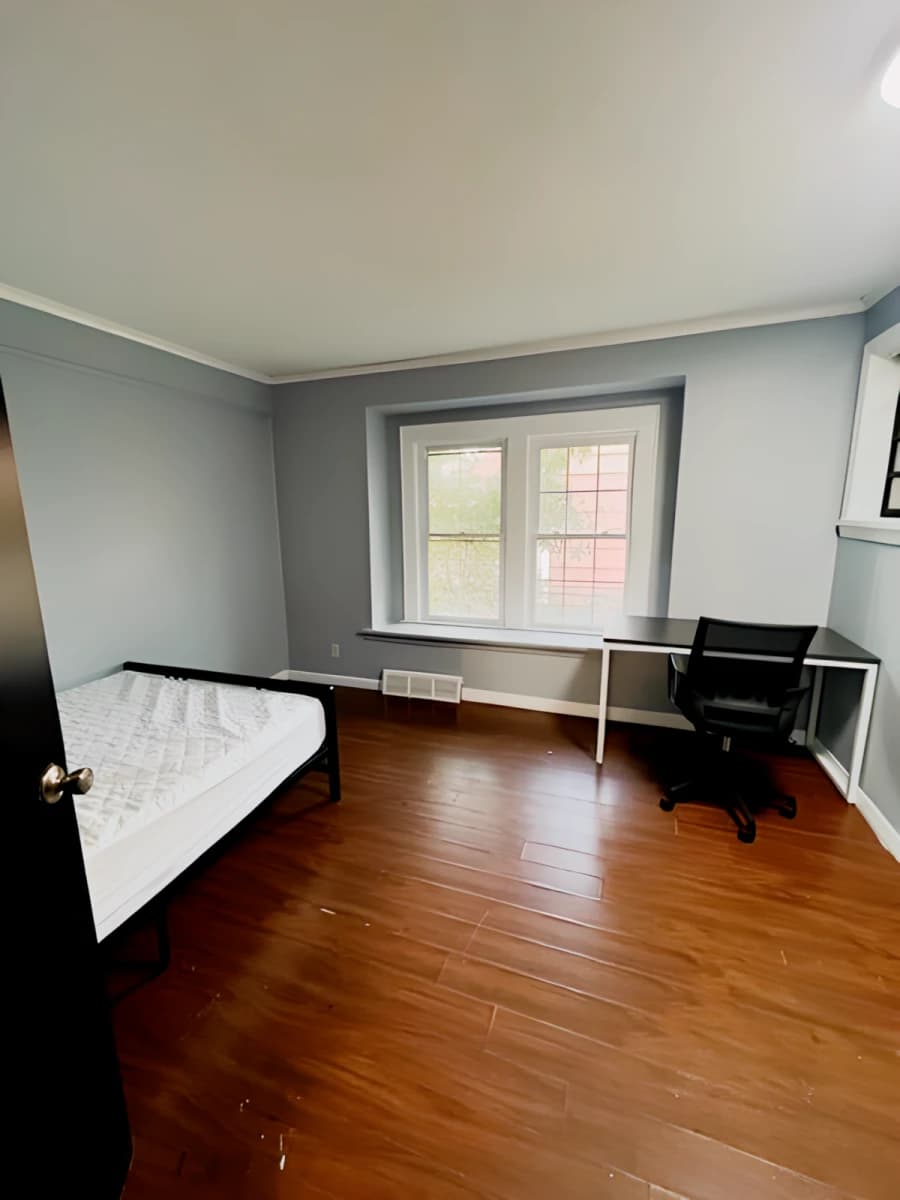 1112 East Colvin St image