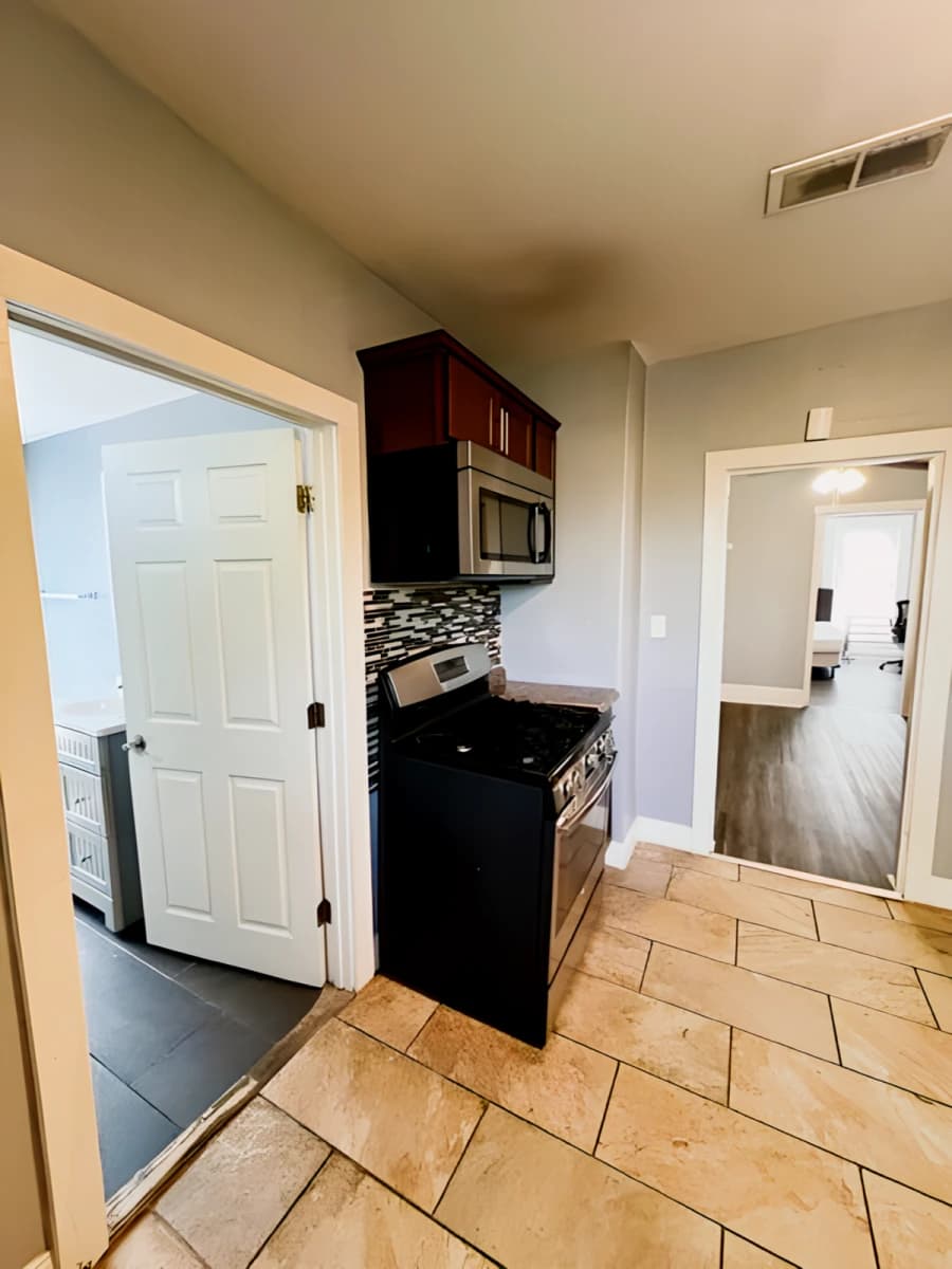 Large 2 Bedroom Apartment 2