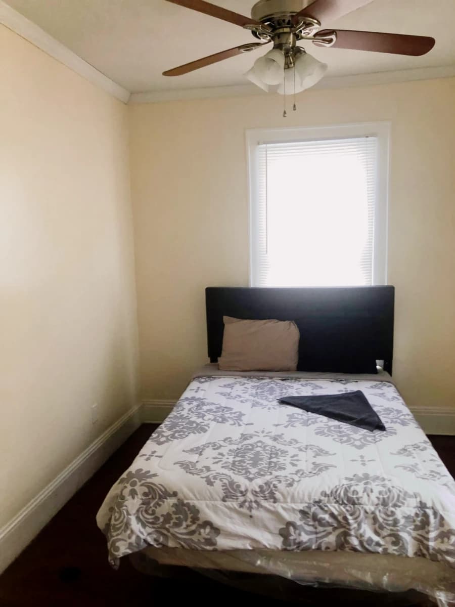 6 Bed 2 Bath