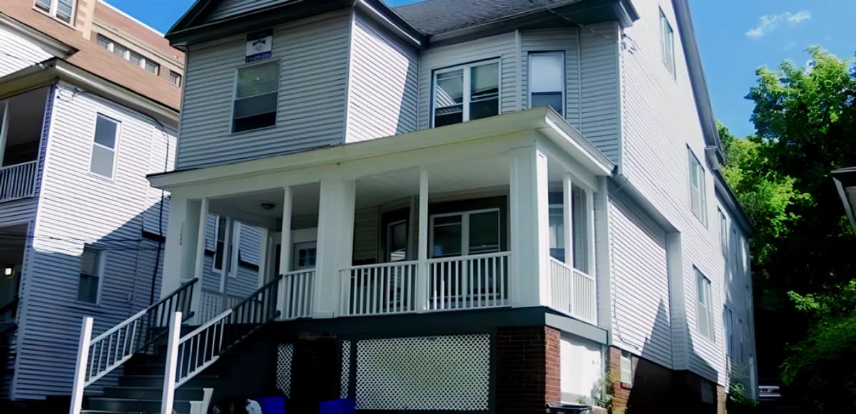 1524 East Genesee St Apartment 2 image 2