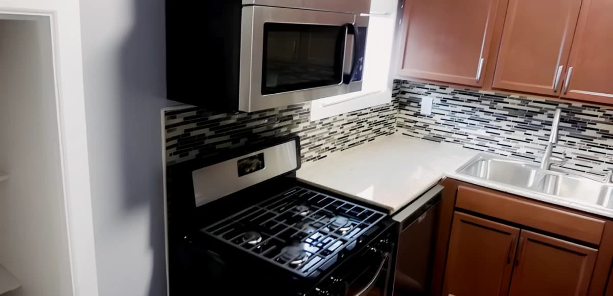 315 Walnut Ave image