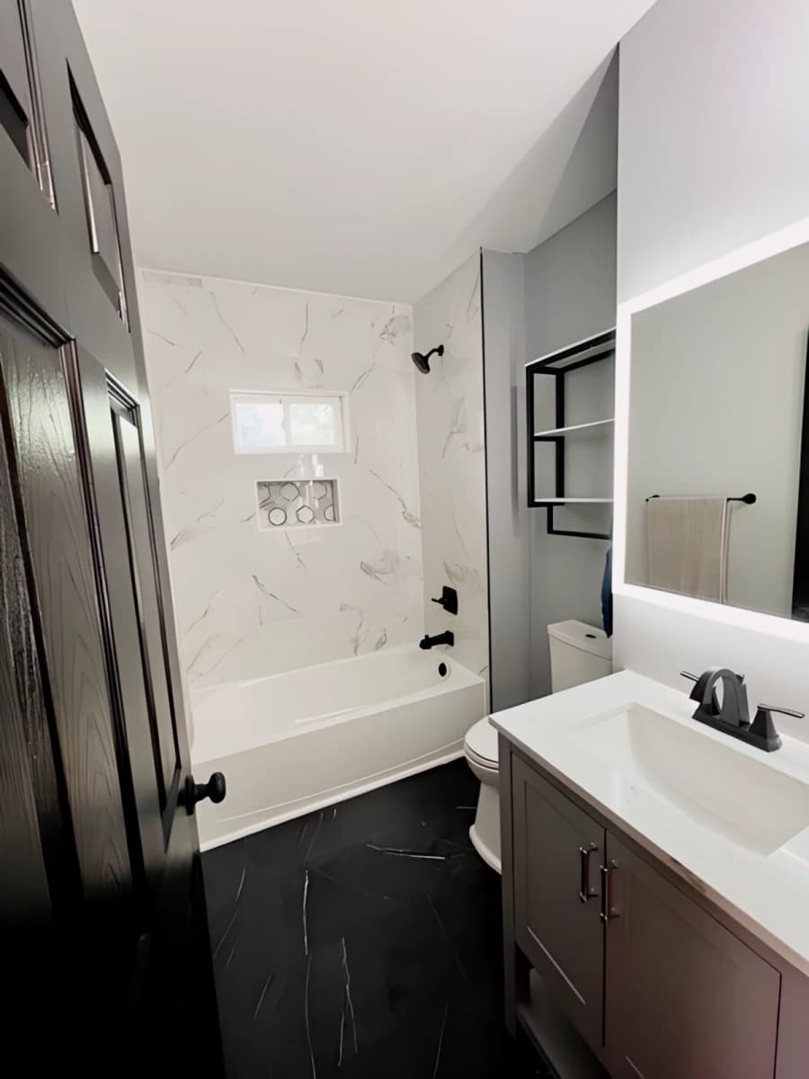 300 Lexington Ave image