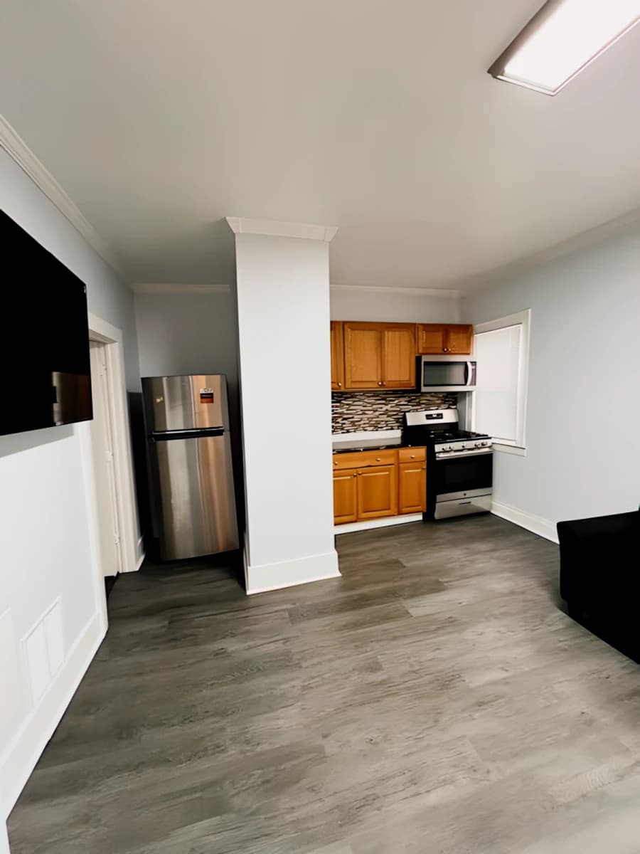 301 Maple St image