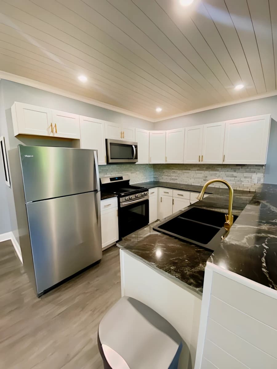 1 Bed 1 Bath Apt 1