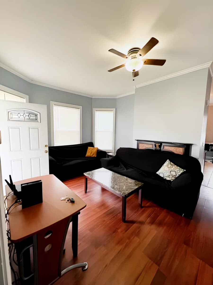 301 Lexington Ave image 3