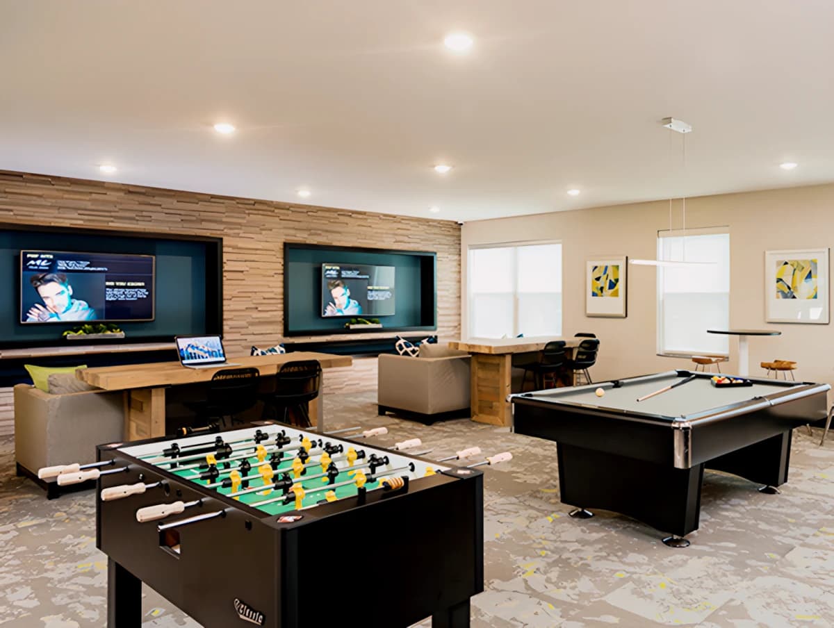 College Suites at Hudson Valley image