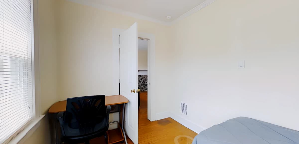 2401 East Genesee St image
