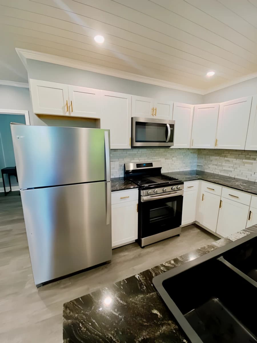 1 Bed 1 Bath Apt 1