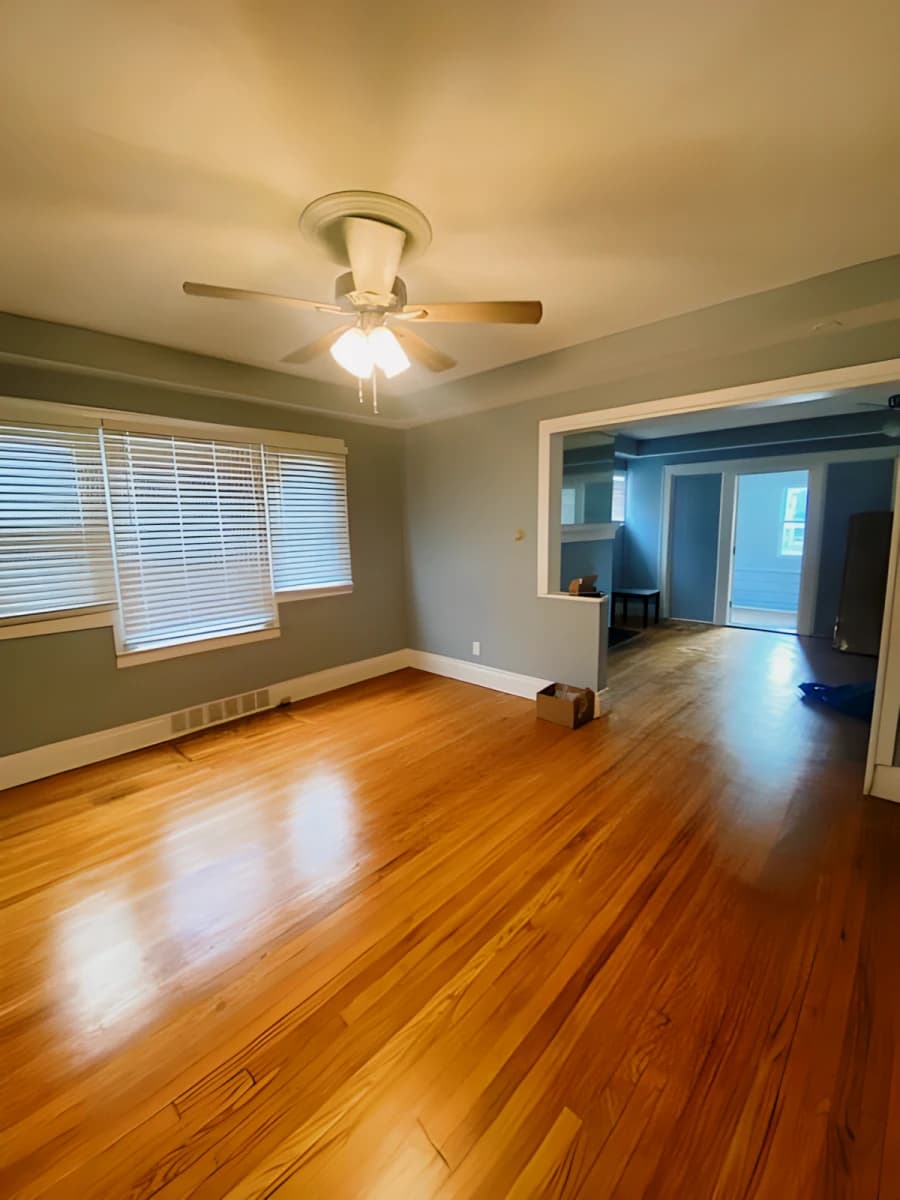 2411 E Genesee St image