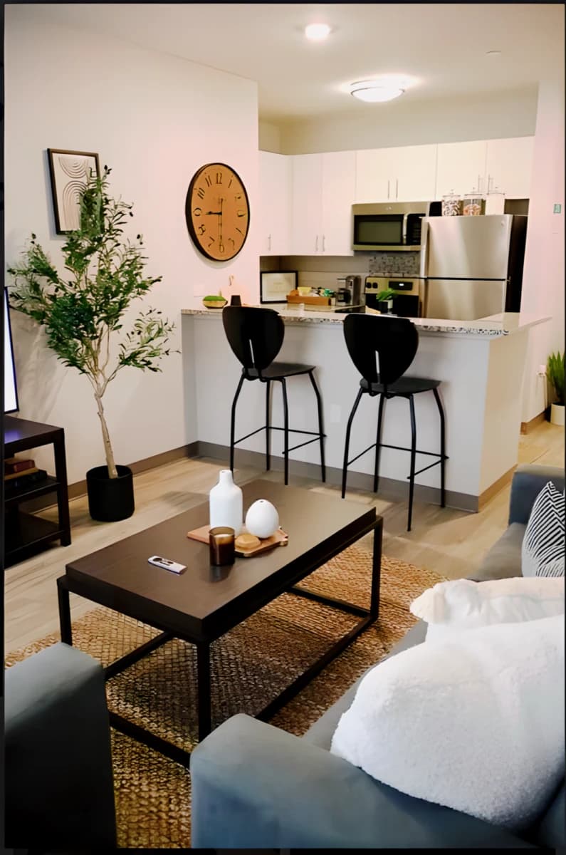 200 Edgewood image