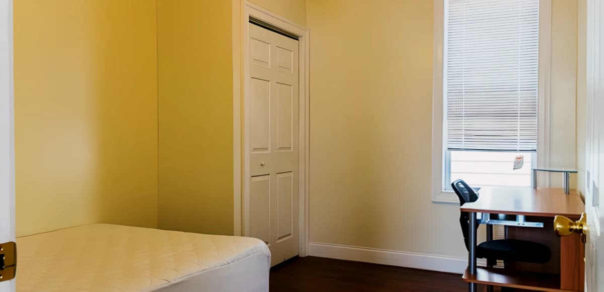 301 Lexington Ave image