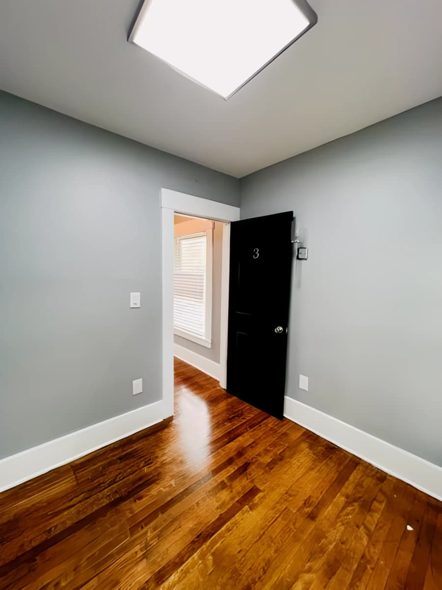 300 Lexington Ave image