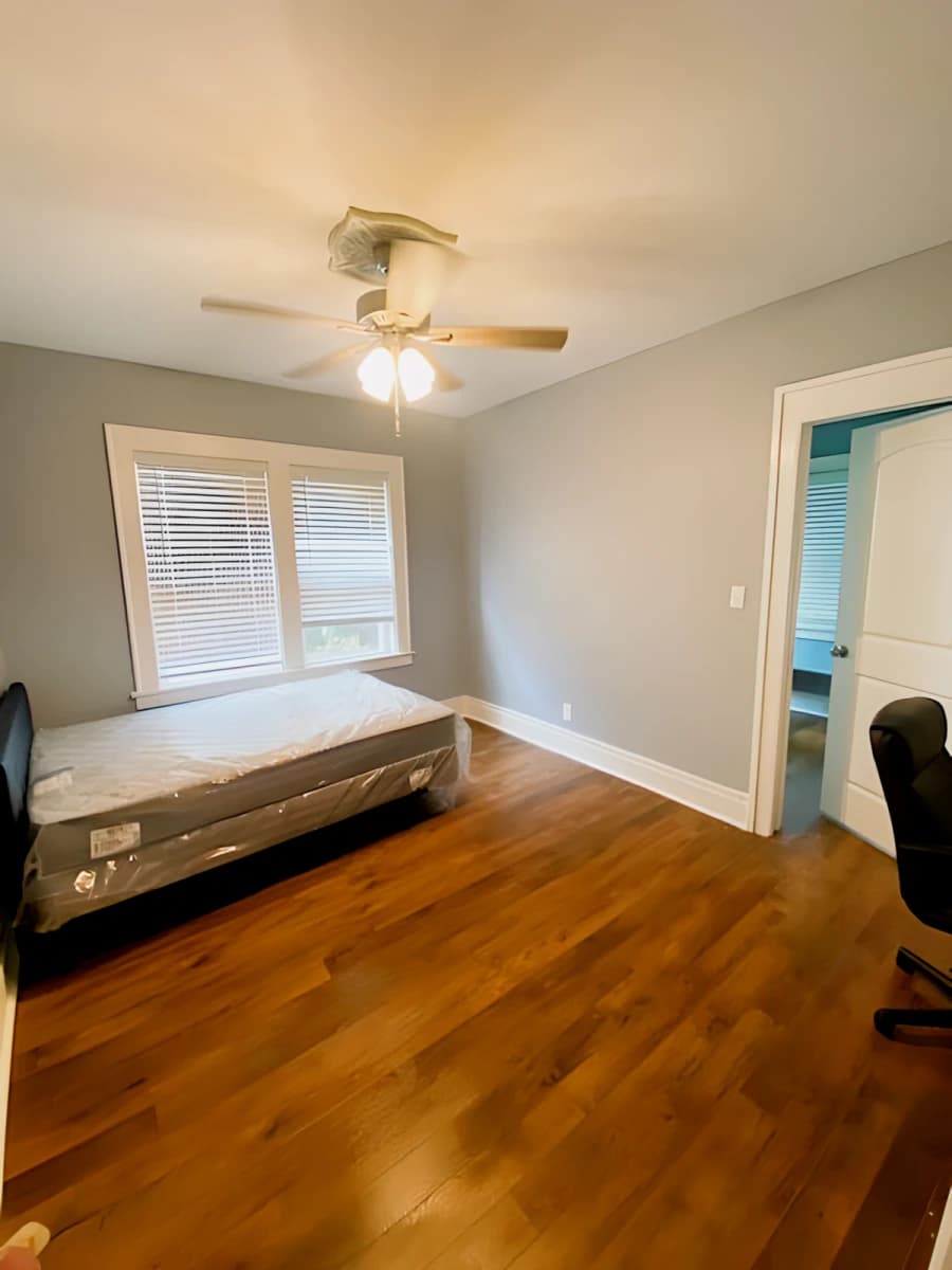 2411 E Genesee St image
