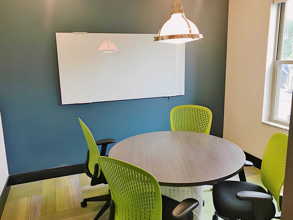 College Suites at Hudson Valley image