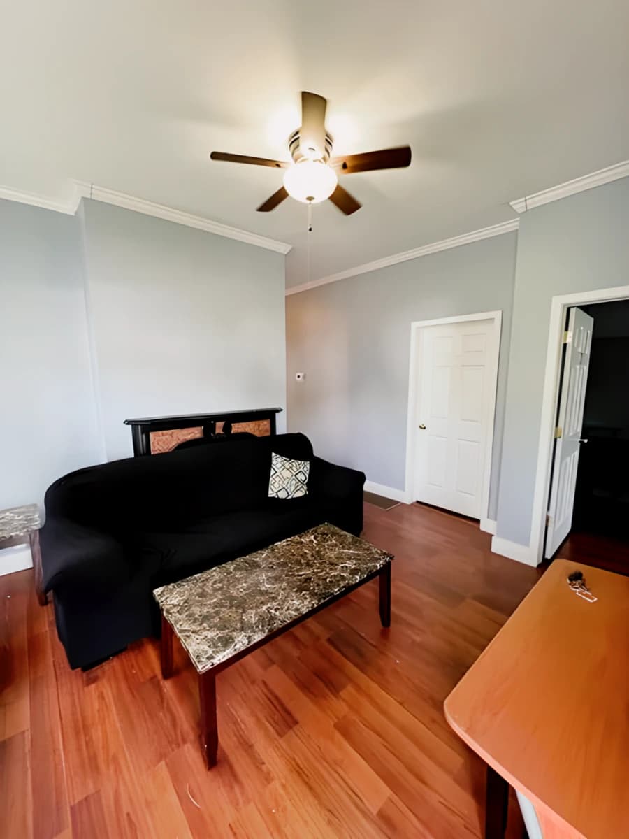 301 Lexington Ave image