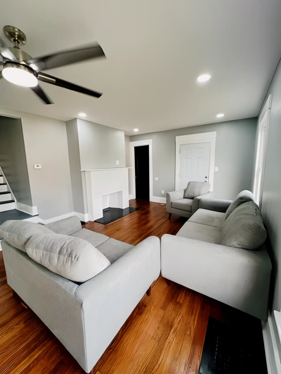 300 Lexington Ave image