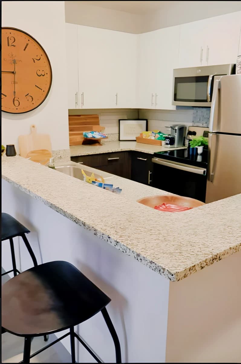 200 Edgewood image