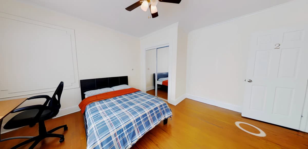 2401 East Genesee St image
