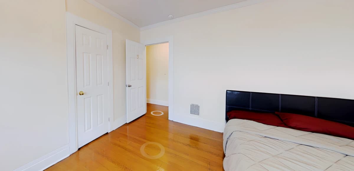 2401 East Genesee St image