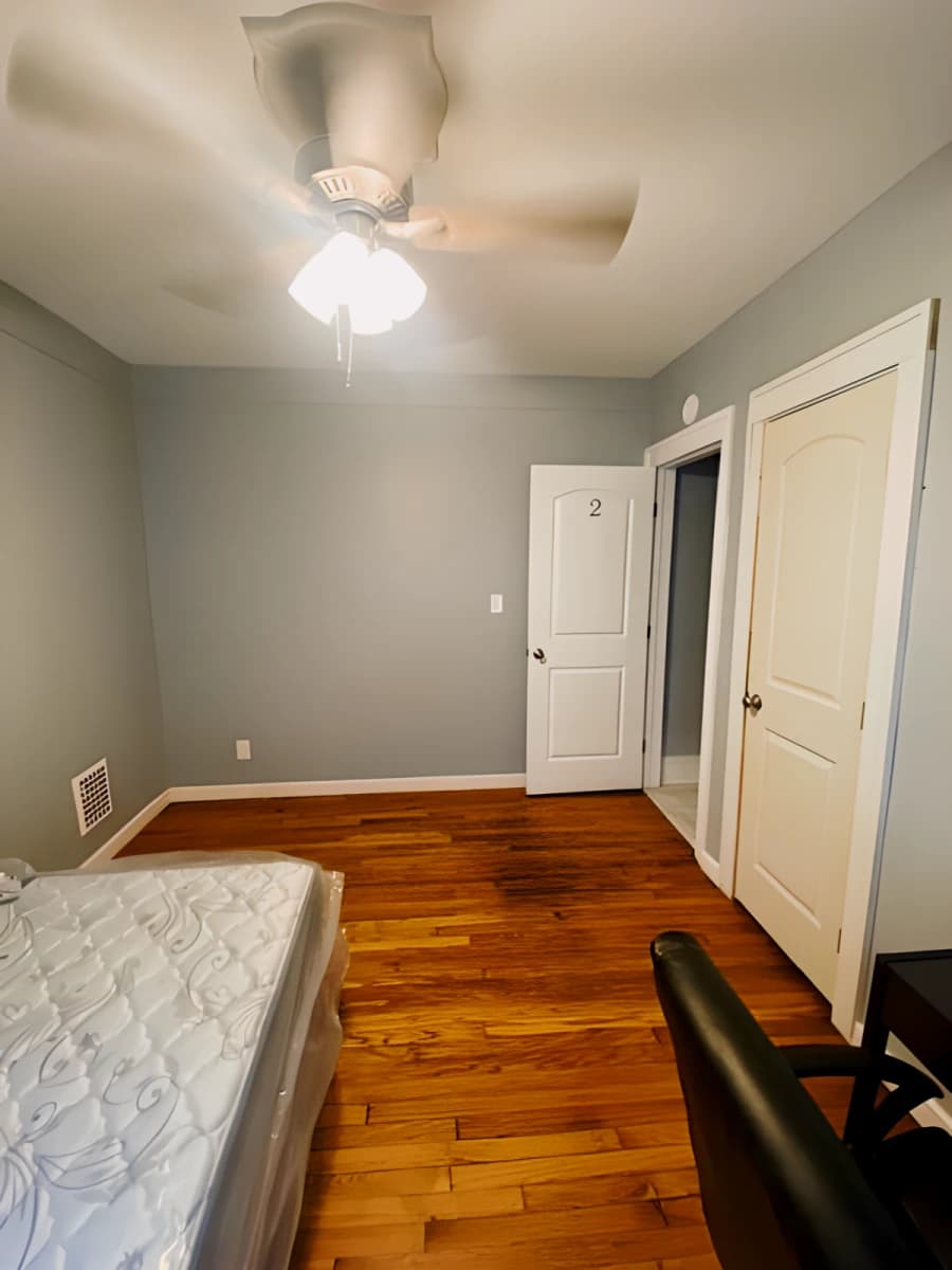 2411 E Genesee St image