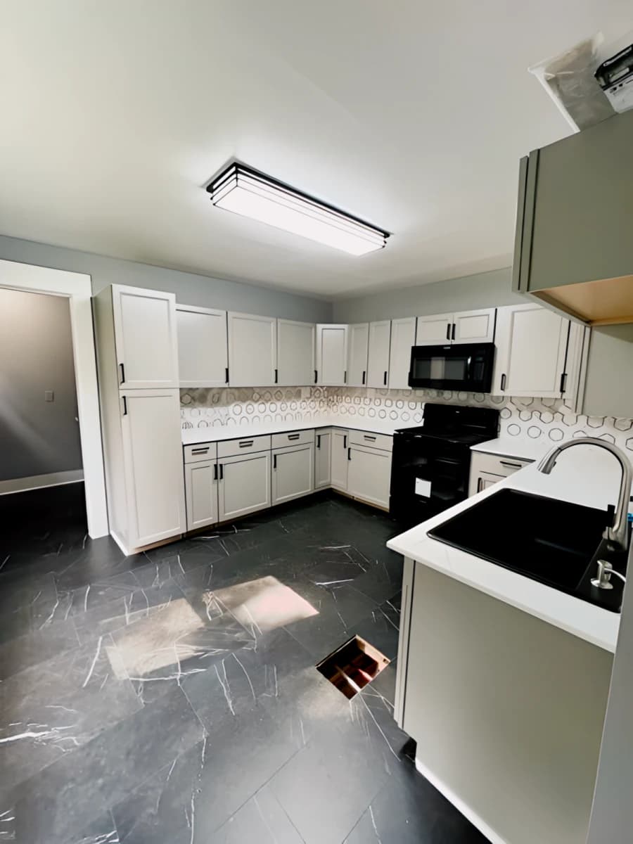 300 Lexington Ave image