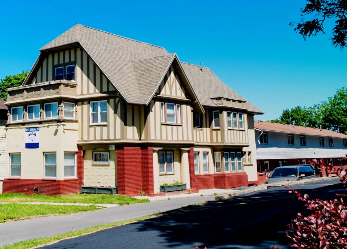 2017 East Genesee St image 3