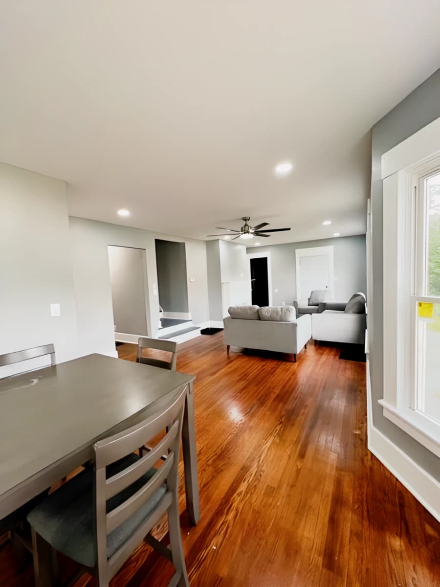 300 Lexington Ave image