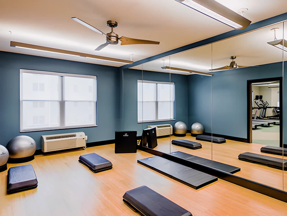 College Suites at Hudson Valley image