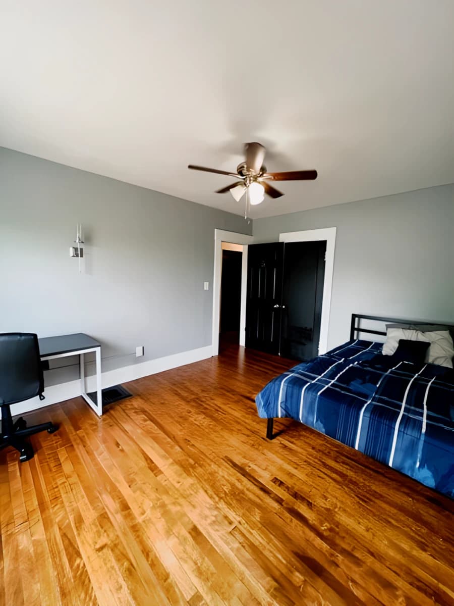 300 Lexington Ave image