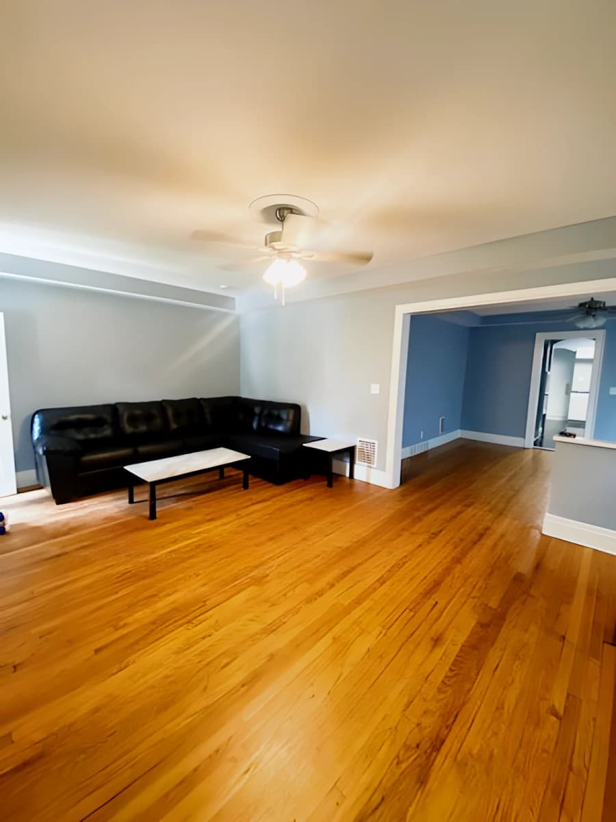 2411 E Genesee St image