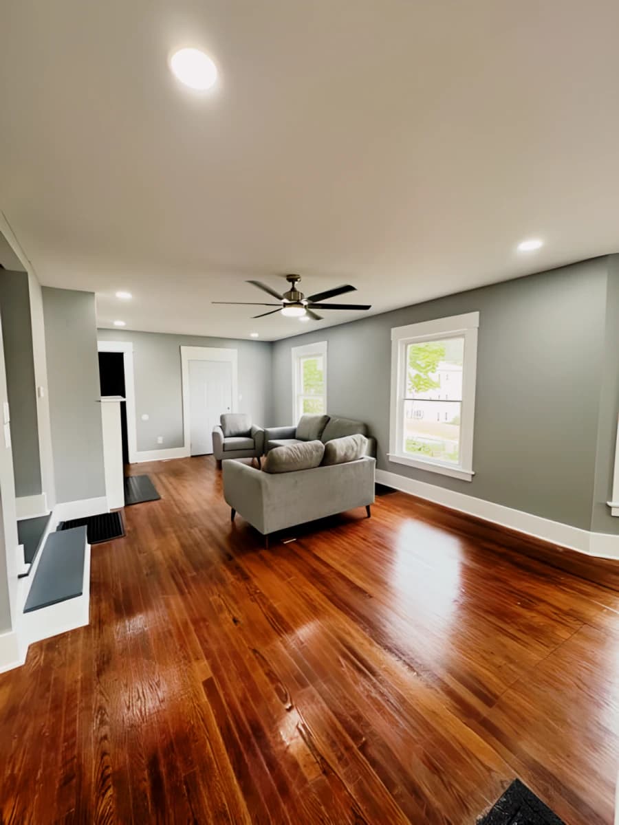 300 Lexington Ave image 4