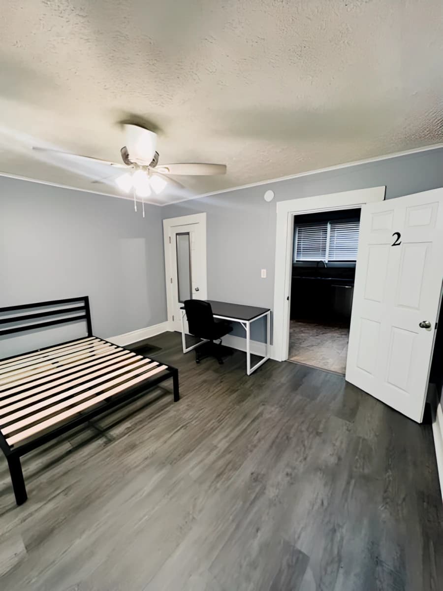 135 Lexington Ave image