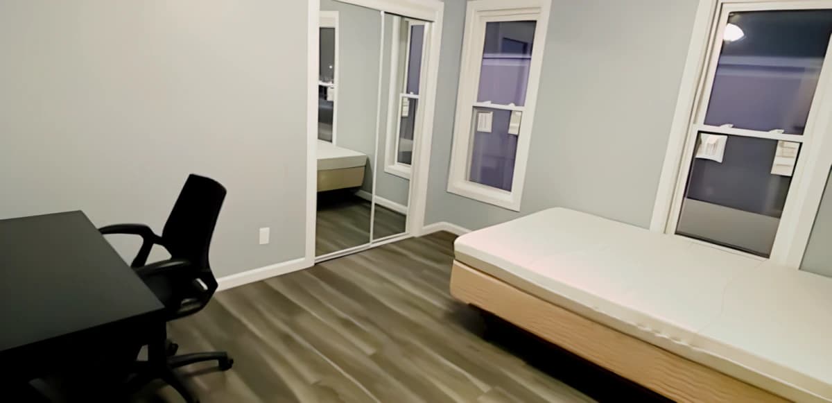 121 Lexington Ave image