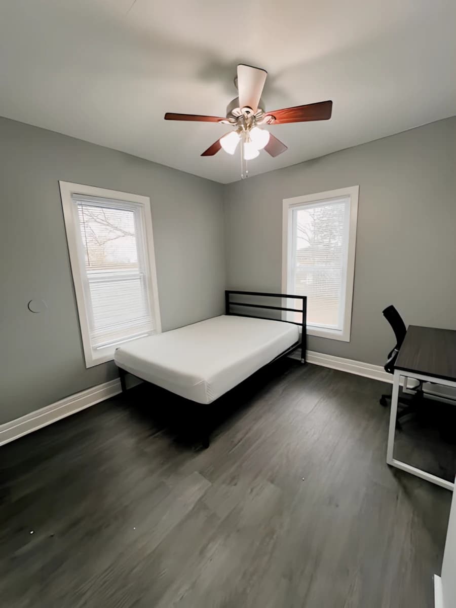 135 Lexington Ave image