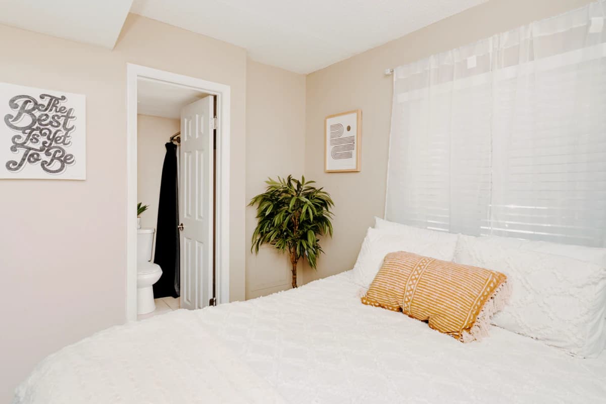 U Lake Apartment image