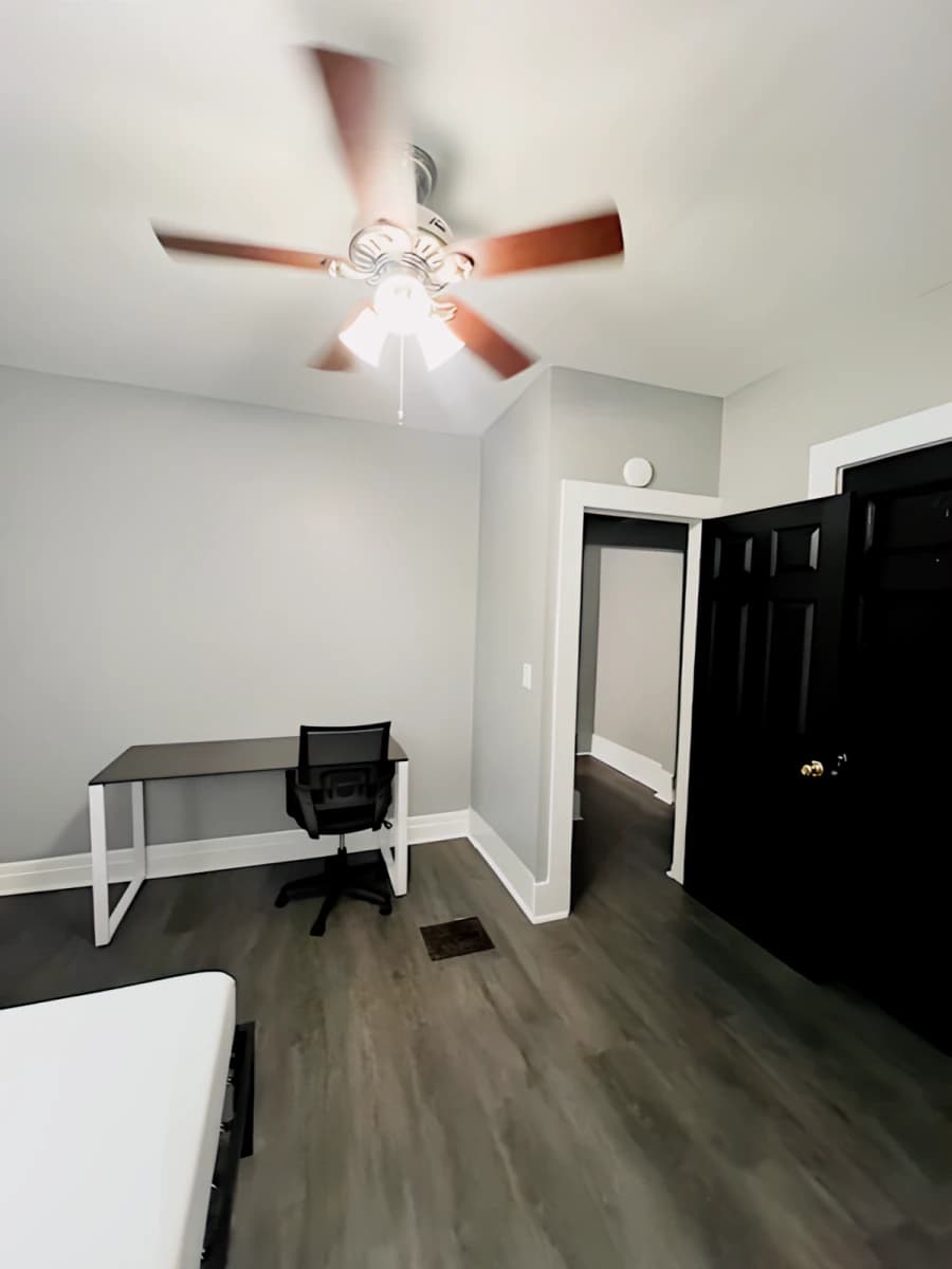 135 Lexington Ave image