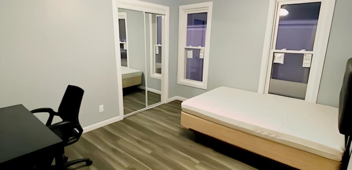 121 Lexington Ave image