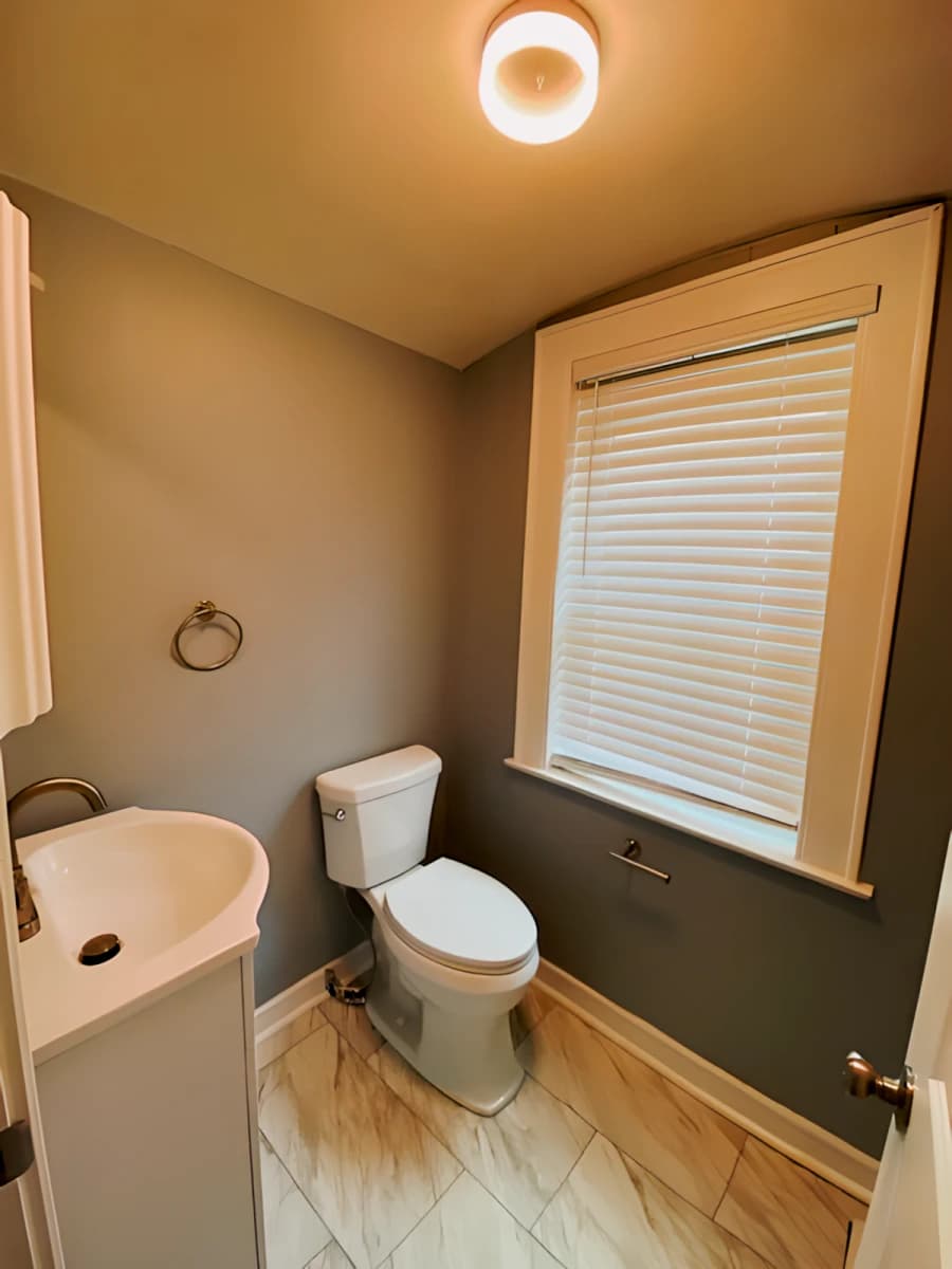 2413 E Genesee St image