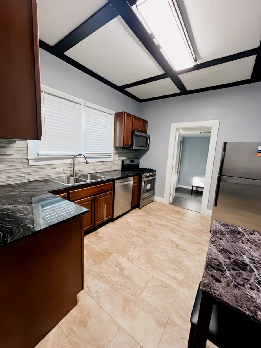 135 Lexington Ave image