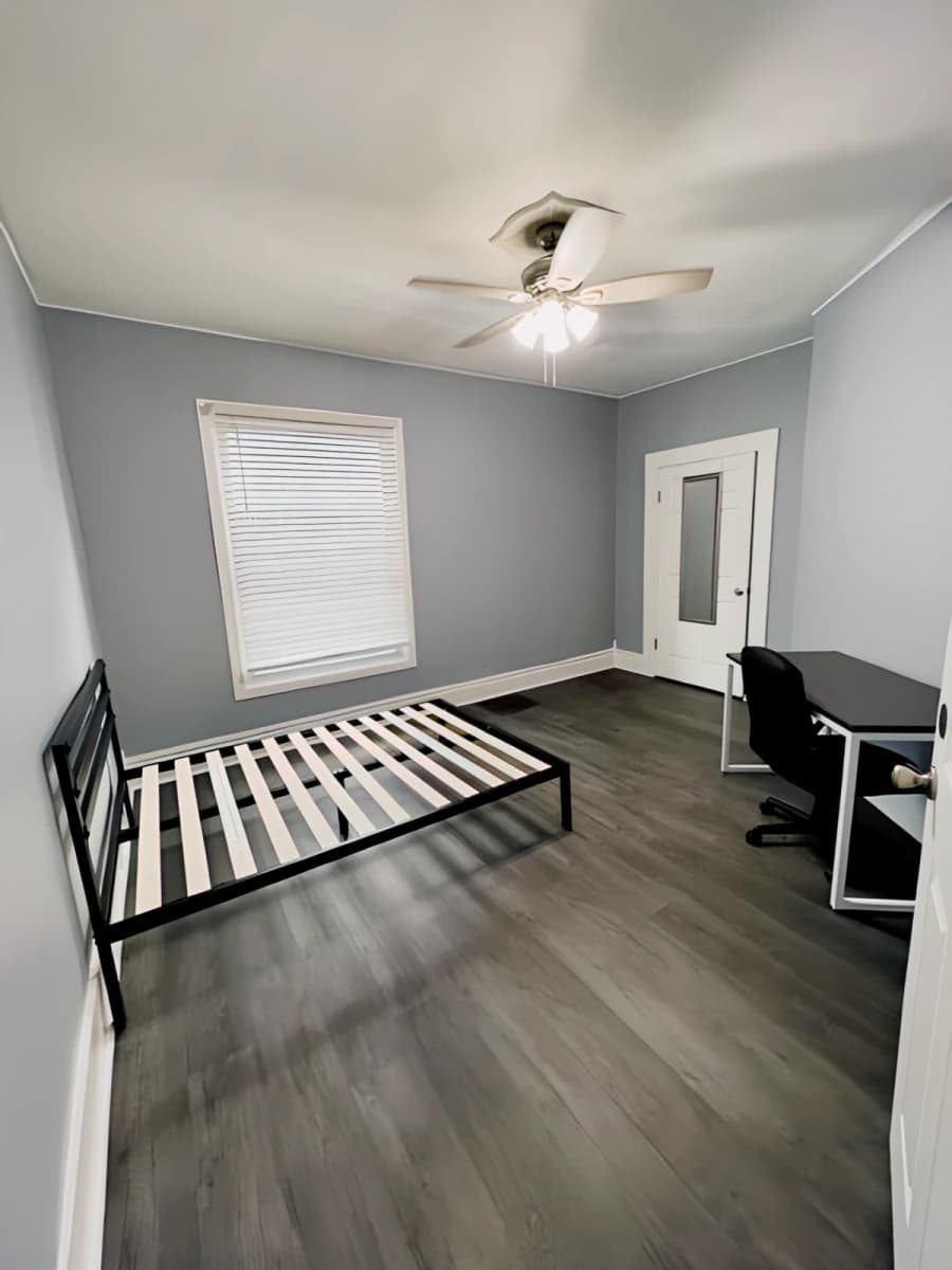 135 Lexington Ave image