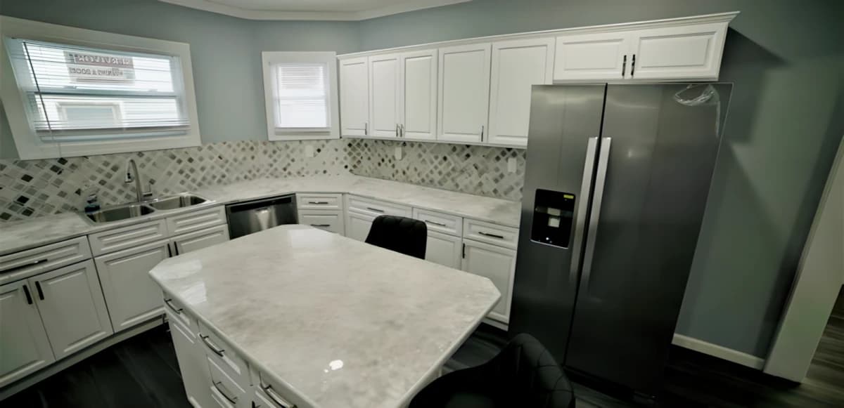 4 Bed 2.5 Bath Apartment 1
