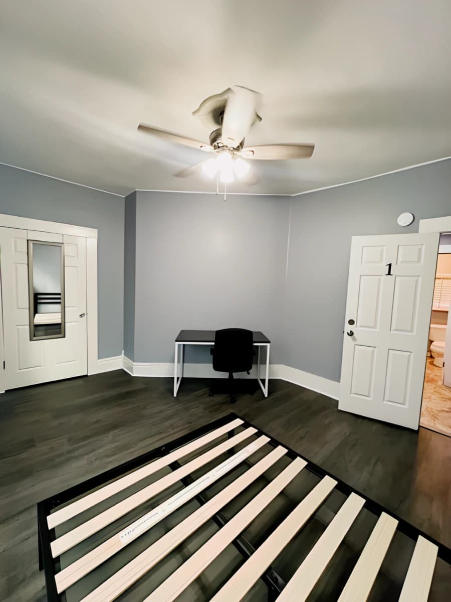 135 Lexington Ave image
