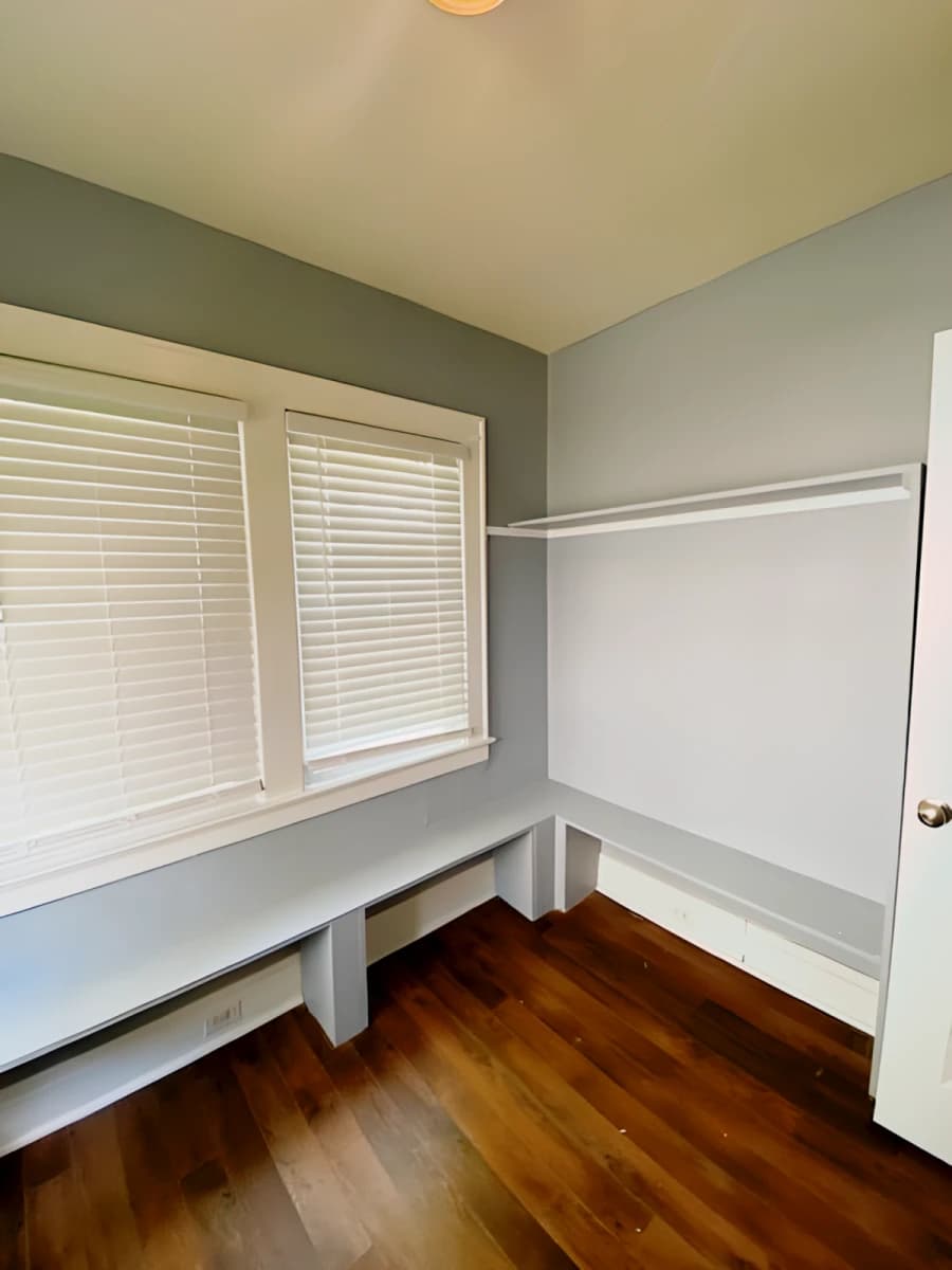 2413 E Genesee St image