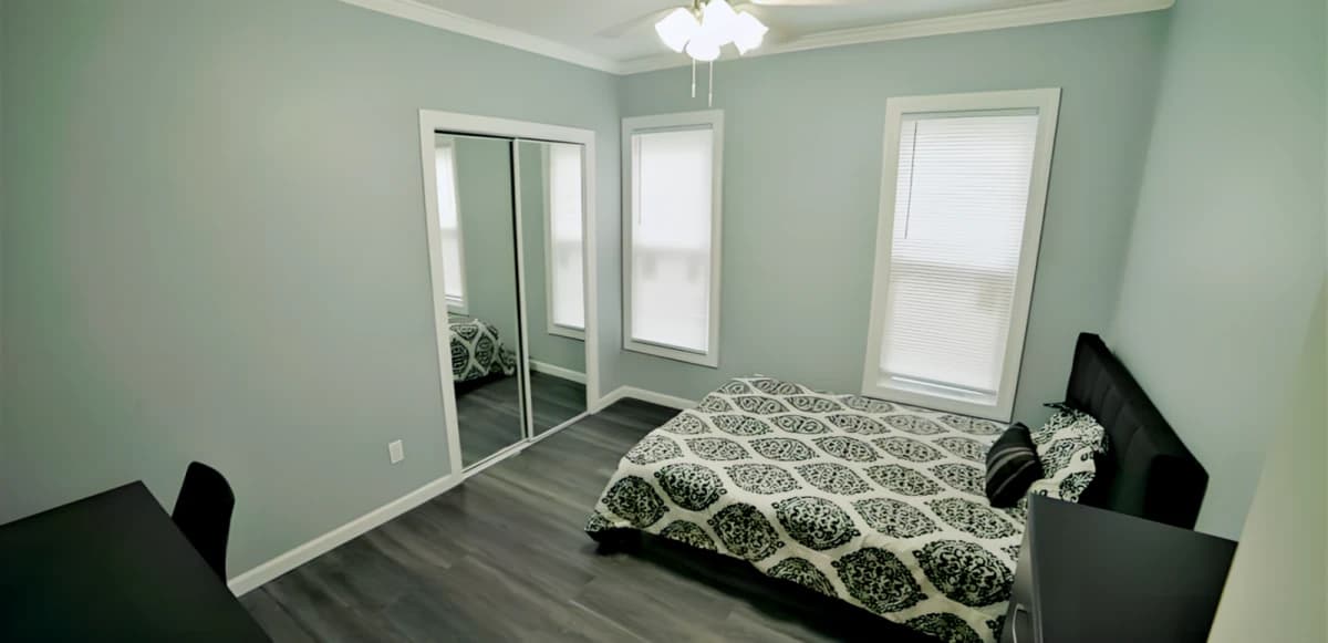 121 Lexington Ave image 2