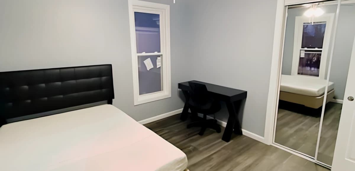 121 Lexington Ave image