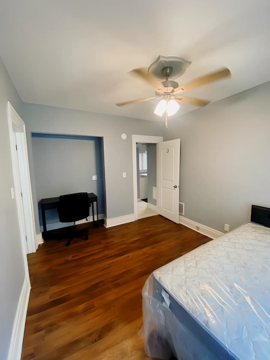 2413 E Genesee St image