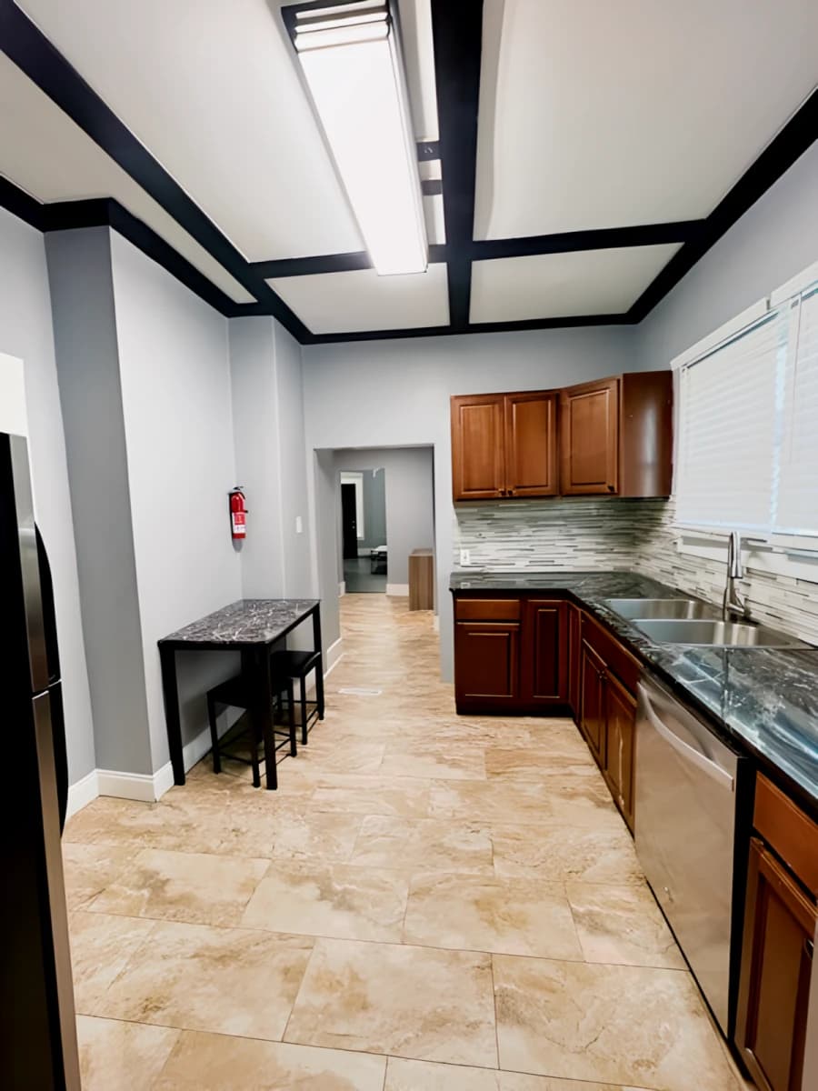135 Lexington Ave image
