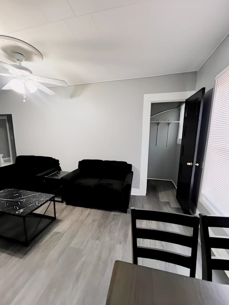135 Lexington Ave image